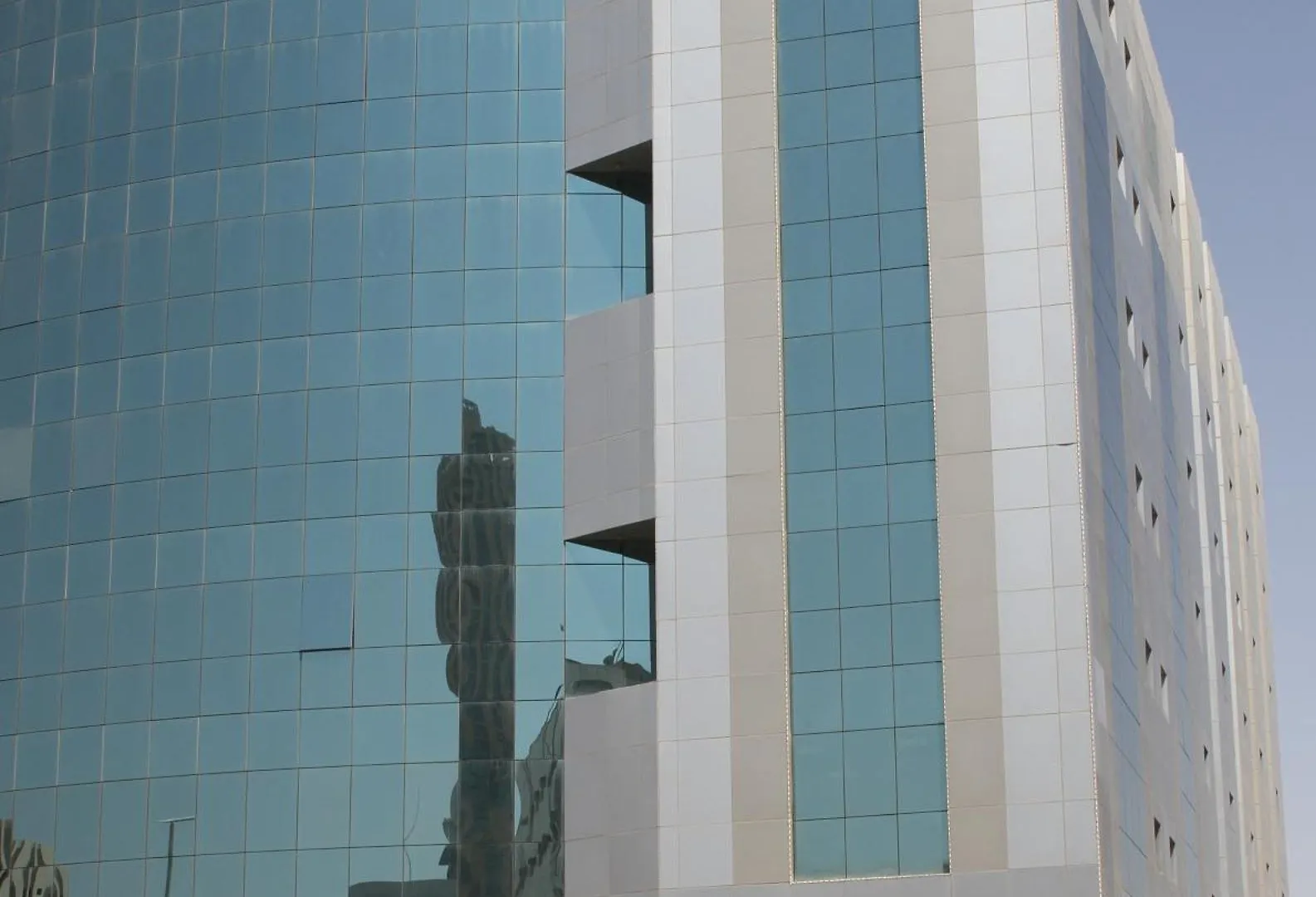 Carawan Al Khaleej Hotel Olaya location